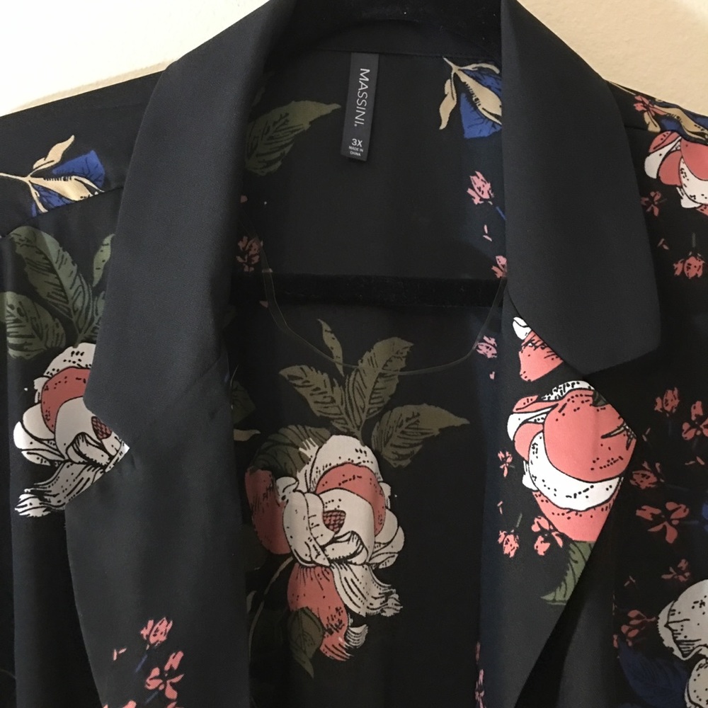 Collared Floral Overpiece - Picture 3 of 3